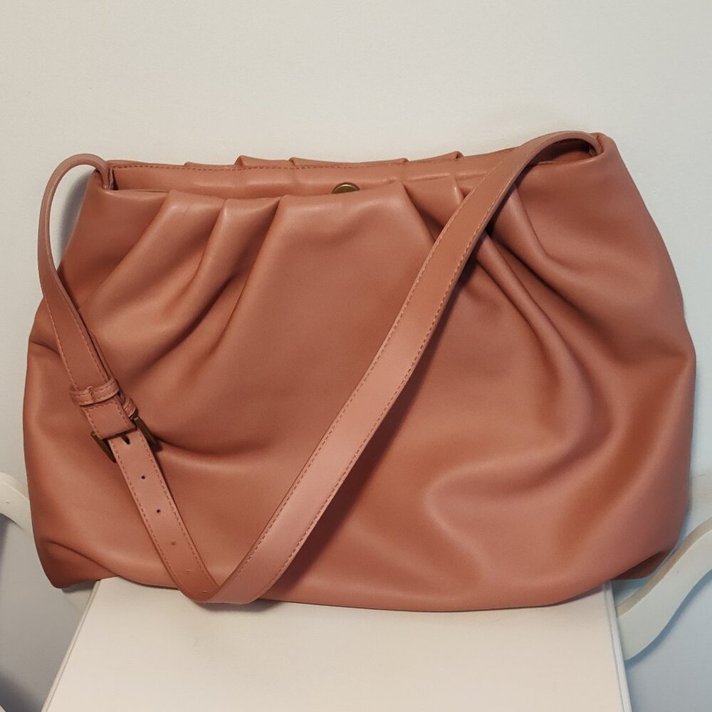 Universal Thread dark peach shoulder bag purse, excellent to like new condition